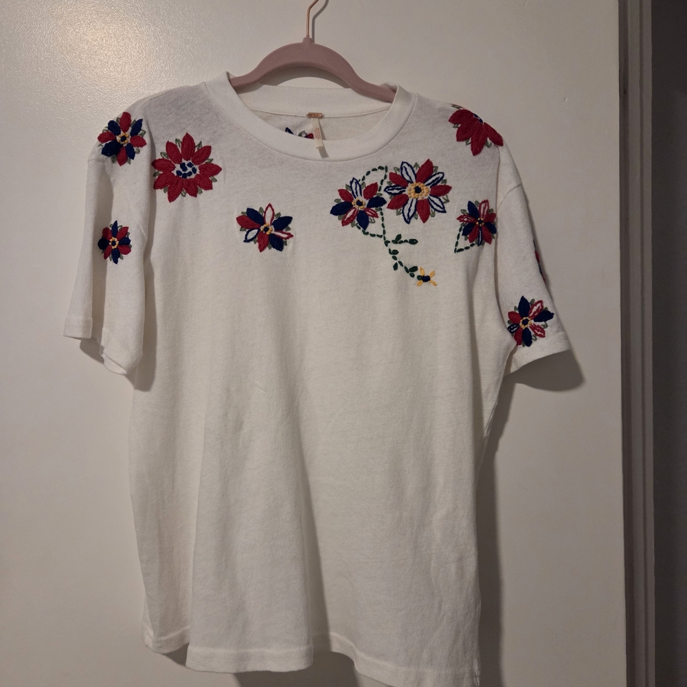 NWOT Free People Linen-blend White Tee with Floral Embroidery, Size Small